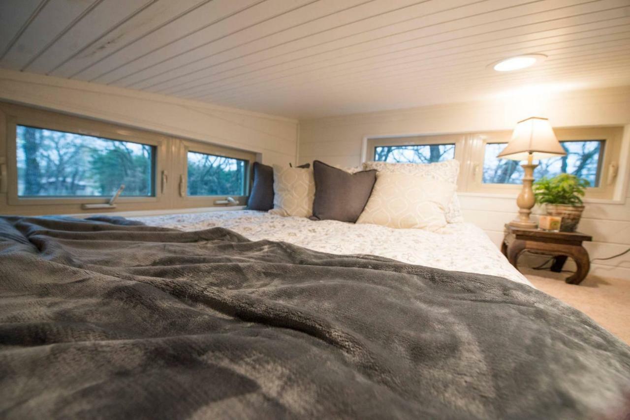 Villa Elegant Tiny House in WacoâNear Magnolia Extérieur photo