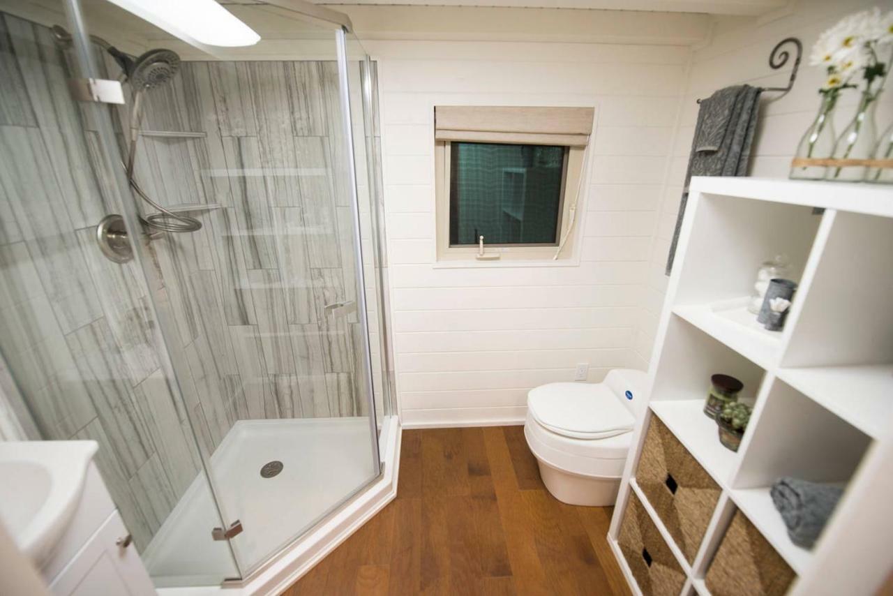 Villa Elegant Tiny House in WacoâNear Magnolia Extérieur photo